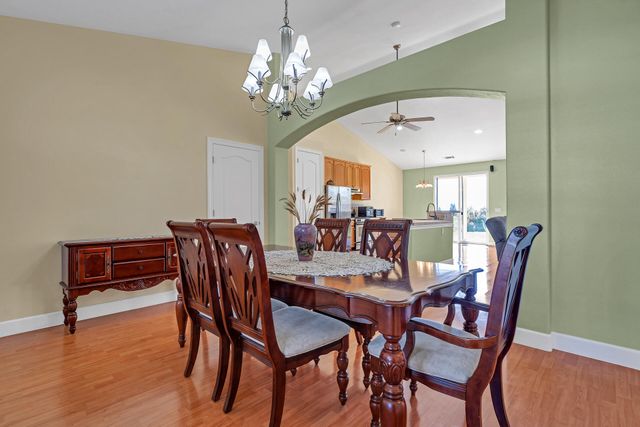 370 River Park Drive, Redding, CA 96003