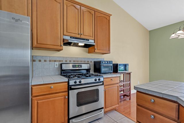 370 River Park Drive, Redding, CA 96003