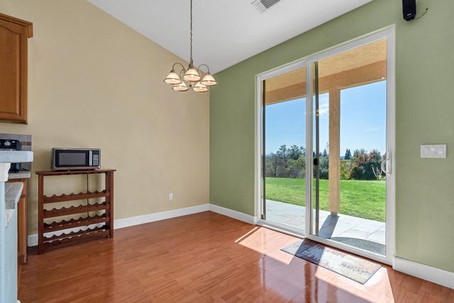 370 River Park Drive, Redding, CA 96003