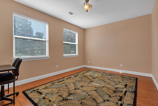 370 River Park Drive, Redding, CA 96003