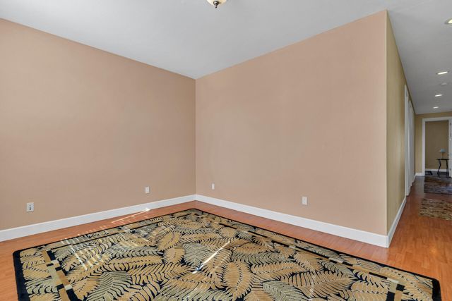 370 River Park Drive, Redding, CA 96003