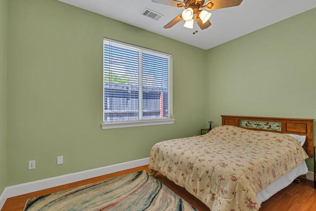 370 River Park Drive, Redding, CA 96003