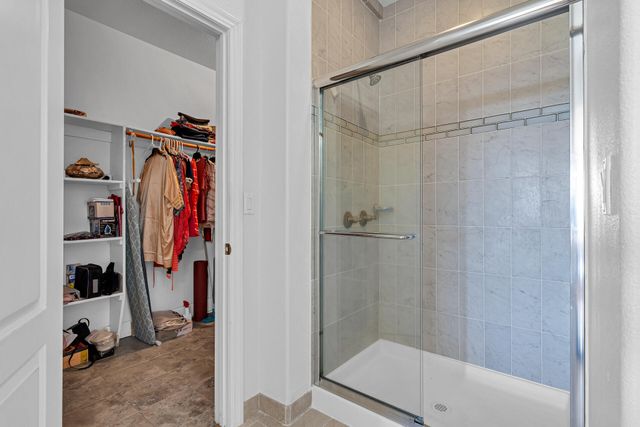 370 River Park Drive, Redding, CA 96003