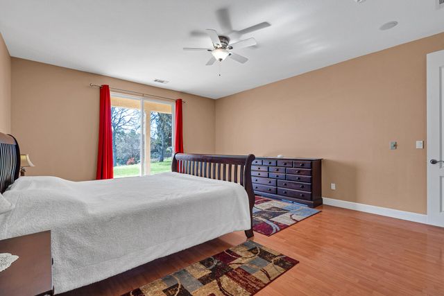 370 River Park Drive, Redding, CA 96003