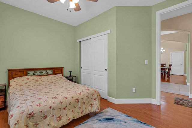 370 River Park Drive, Redding, CA 96003