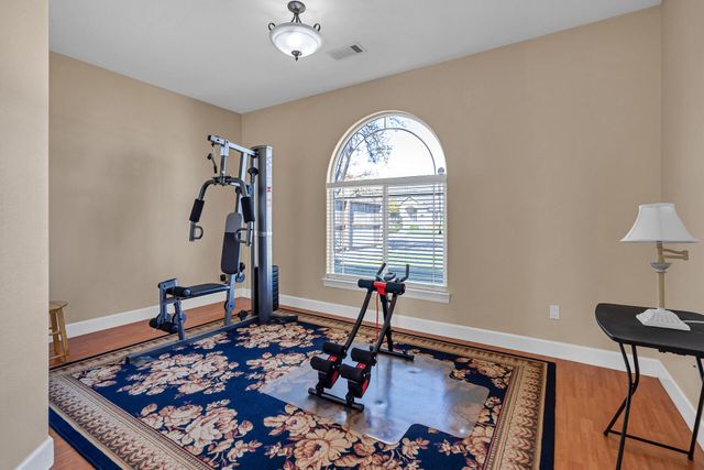 370 River Park Drive, Redding, CA 96003