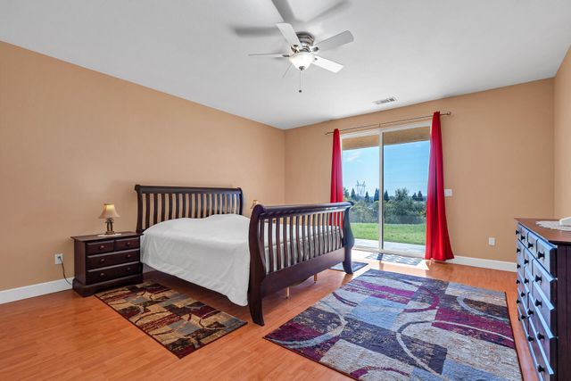 370 River Park Drive, Redding, CA 96003