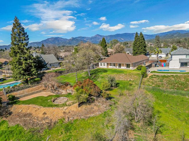 370 River Park Drive, Redding, CA 96003