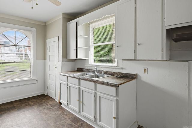 3015 W 15th Street, Little Rock, AR 72204