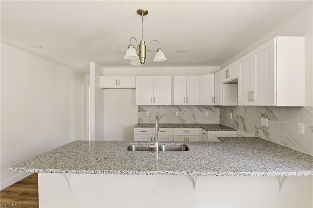 420 Bristol Street, Lexington, NC 27292