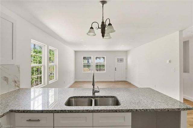 420 Bristol Street, Lexington, NC 27292