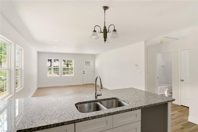 420 Bristol Street, Lexington, NC 27292