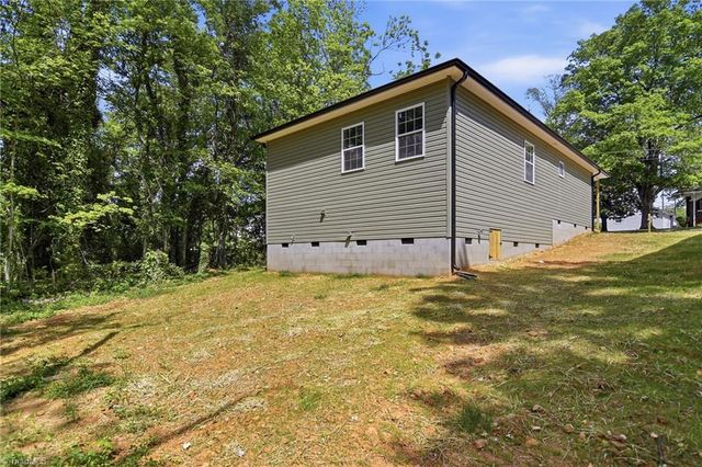 420 Bristol Street, Lexington, NC 27292