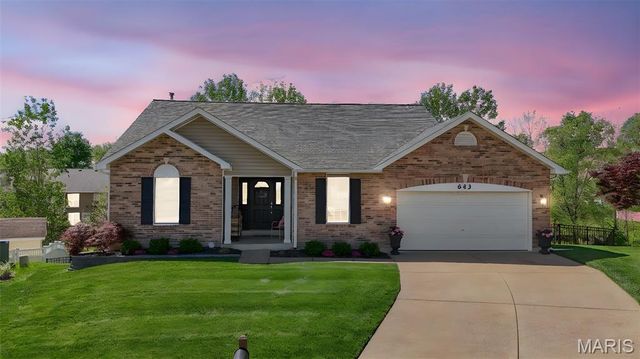 643 Country Squire Circle, St Peters, MO 63376