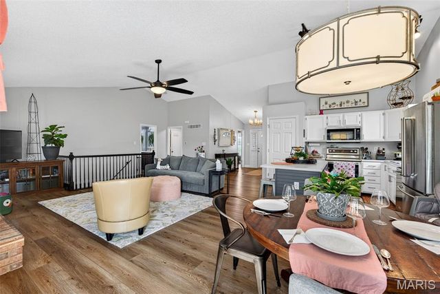 643 Country Squire Circle, St Peters, MO 63376
