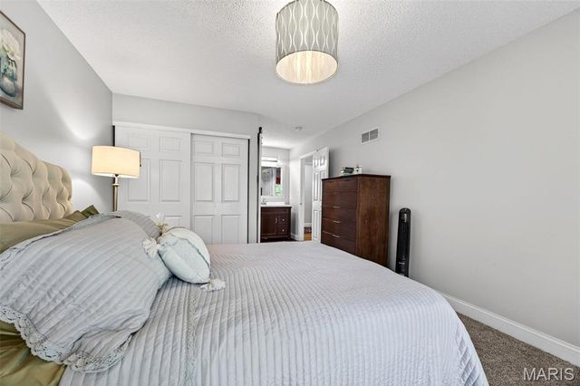 643 Country Squire Circle, St Peters, MO 63376