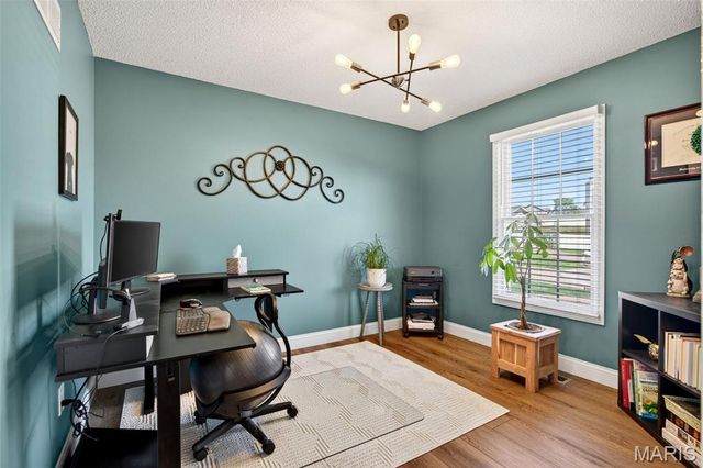 643 Country Squire Circle, St Peters, MO 63376