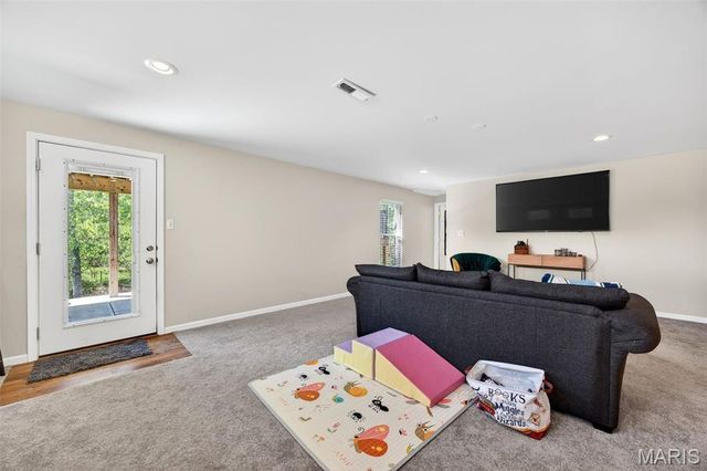 643 Country Squire Circle, St Peters, MO 63376