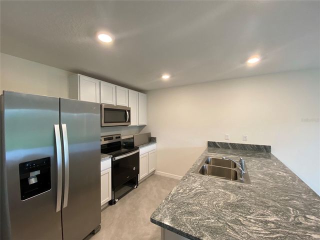 93 HICKORY COURSE PASS, Ocala, FL 34472