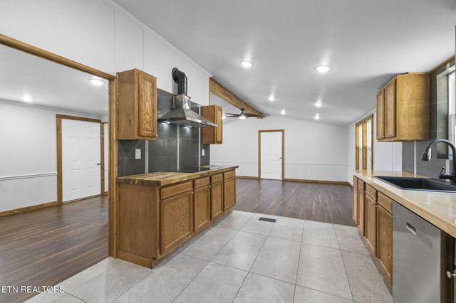 77 Hankins Lane, Pikeville, TN 37367