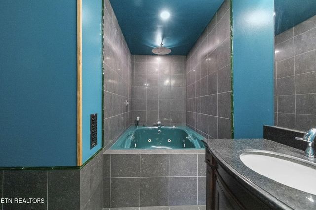 77 Hankins Lane, Pikeville, TN 37367