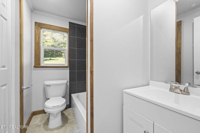 77 Hankins Lane, Pikeville, TN 37367