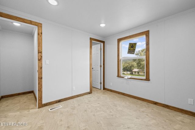 77 Hankins Lane, Pikeville, TN 37367