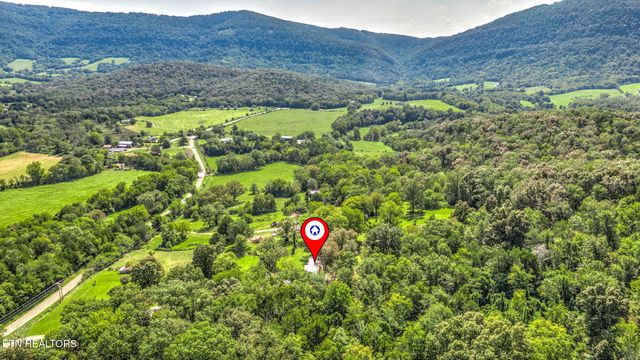 77 Hankins Lane, Pikeville, TN 37367