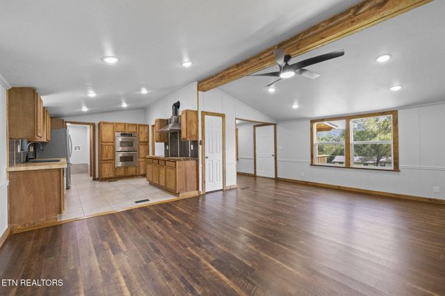 77 Hankins Lane, Pikeville, TN 37367