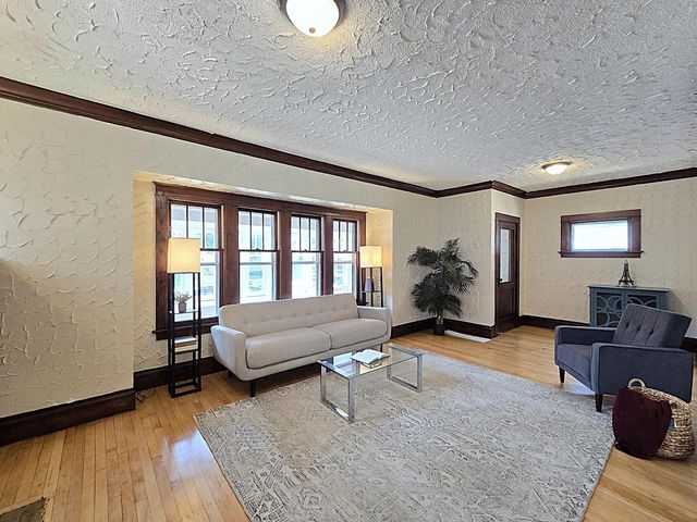 2808 N 37th STREET, Milwaukee, WI 53210