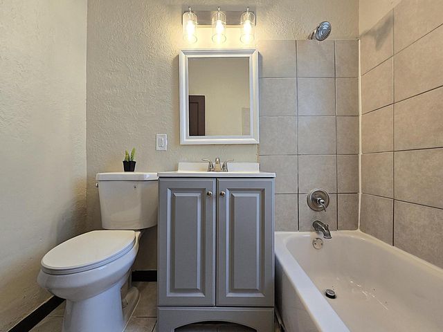 2808 N 37th STREET, Milwaukee, WI 53210