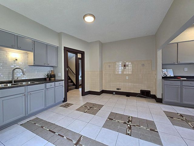 2808 N 37th STREET, Milwaukee, WI 53210