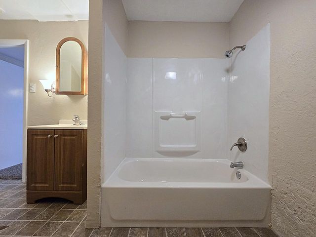 2808 N 37th STREET, Milwaukee, WI 53210