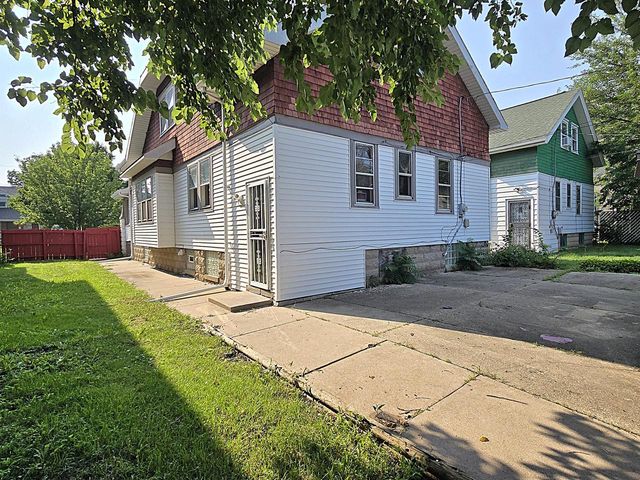 2808 N 37th STREET, Milwaukee, WI 53210
