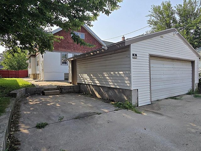 2808 N 37th STREET, Milwaukee, WI 53210