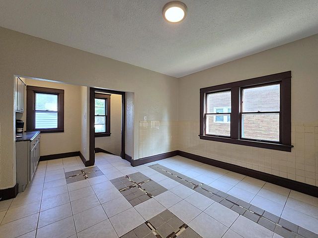 2808 N 37th STREET, Milwaukee, WI 53210