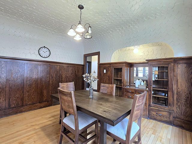 2808 N 37th STREET, Milwaukee, WI 53210