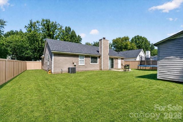 8006 Sheringham Way, Charlotte, NC 28227