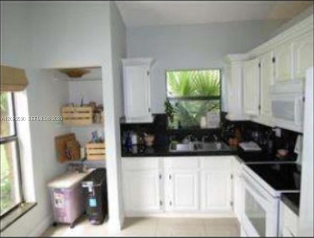 6472 SW 152nd Cir Place 14-72, Miami, FL 33193