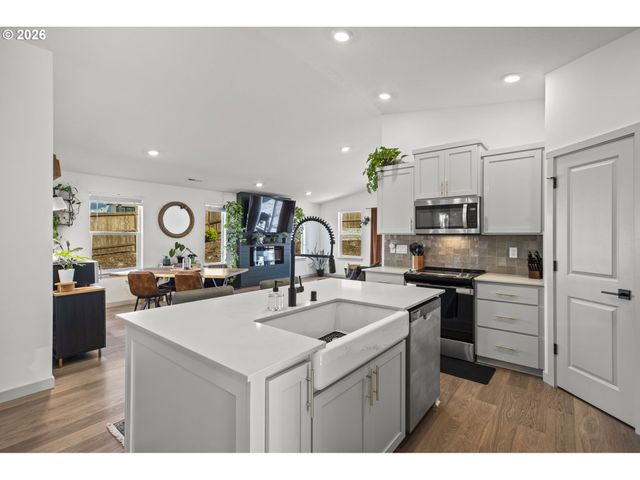 1419 W 16TH Cir, La Center, WA 98629