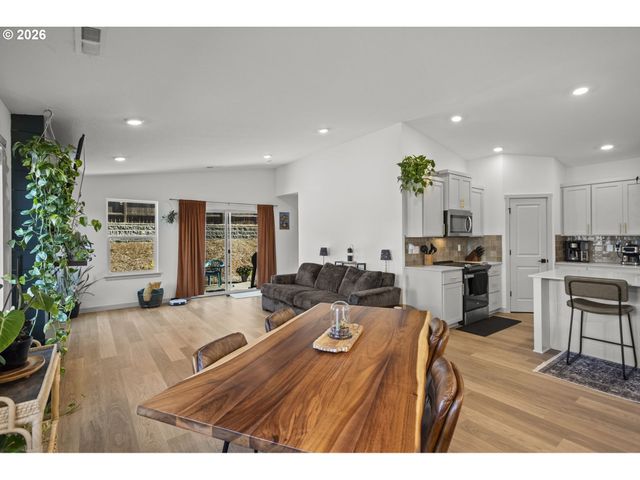 1419 W 16TH Cir, La Center, WA 98629