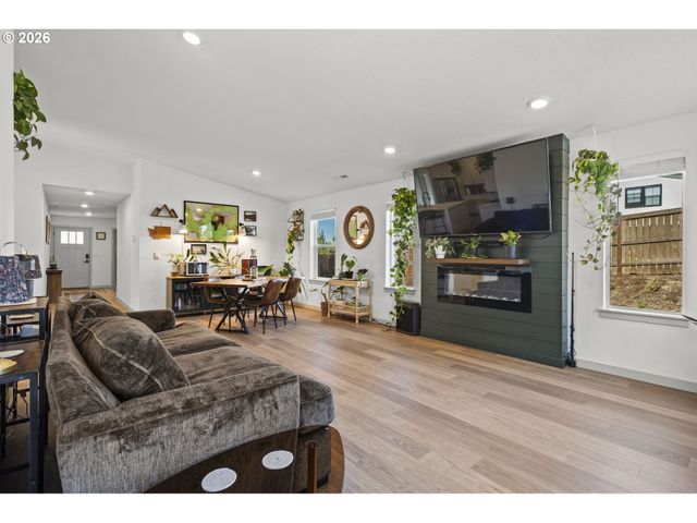 1419 W 16TH Cir, La Center, WA 98629