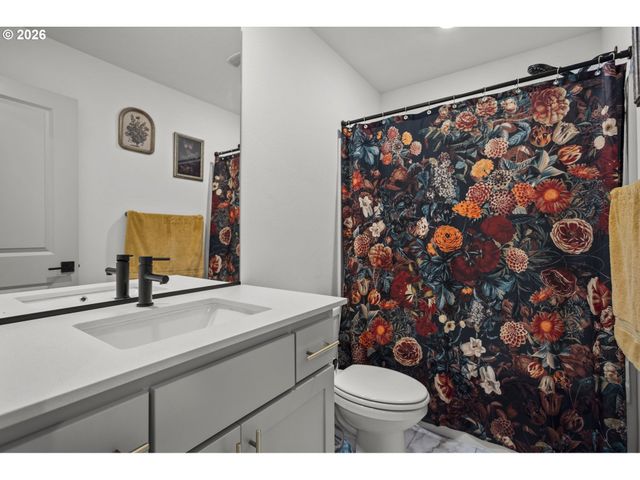 1419 W 16TH Cir, La Center, WA 98629