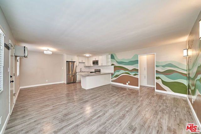 6520 Shirley Avenue 14, Reseda (los Angeles), CA 91335