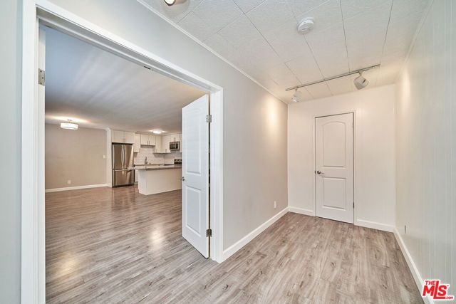 6520 Shirley Avenue 14, Reseda (los Angeles), CA 91335