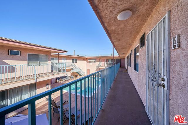 6520 Shirley Avenue 14, Reseda (los Angeles), CA 91335