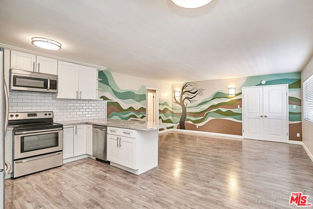 6520 Shirley Avenue 14, Reseda (los Angeles), CA 91335