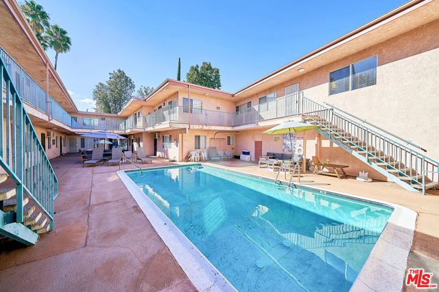 6520 Shirley Avenue 14, Reseda (los Angeles), CA 91335