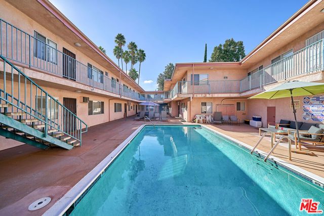 6520 Shirley Avenue 14, Reseda (los Angeles), CA 91335