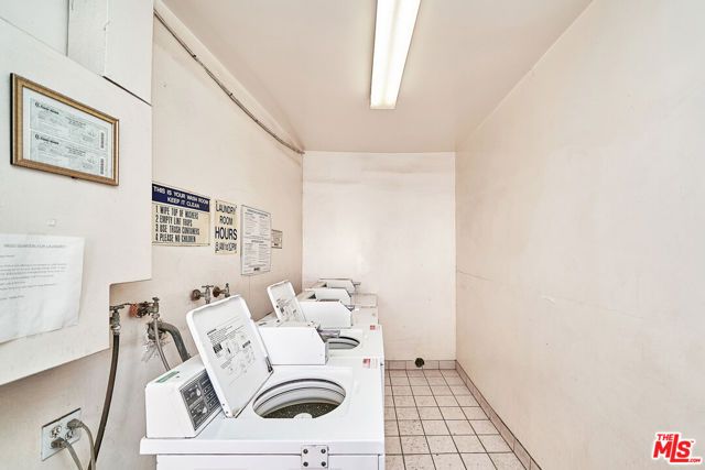 6520 Shirley Avenue 14, Reseda (los Angeles), CA 91335